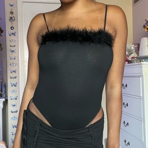 Small Bodysuit with fur